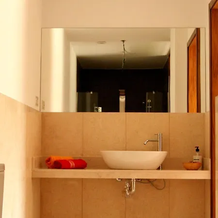 A El Casal * Ильяс